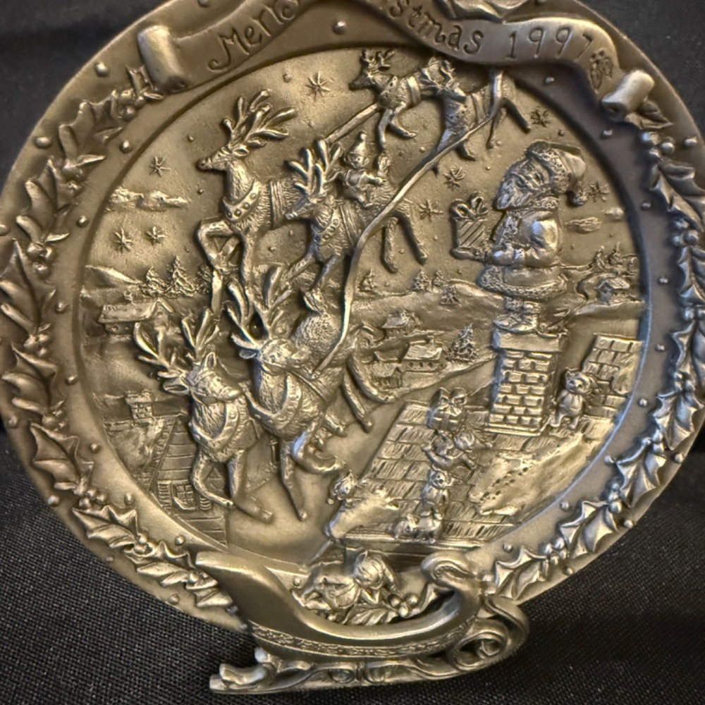 1997 Fort Christmas Pewter Plate with Pewter Stand